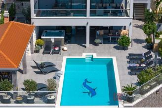 018 2029 107 Omis Villa with pool and sea view for sale