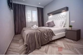 018 2029 107 Omis Villa with pool and sea view for sale