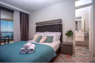 018 2029 107 Omis Villa with pool and sea view for sale