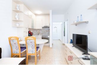 012 2054 01 island pag apartment near the sea for sale