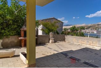 012 2054 01 island pag apartment near the sea for sale