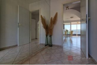 012 1023 22 Two storey apartment with sea view for sale