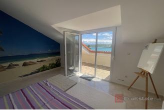 012 1023 22 Two storey apartment with sea view for sale