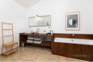 020 1023 23 Krk Modern house with a pool for sale