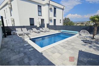 015 1023 23 Krk Luxury apartment with a pool for sale