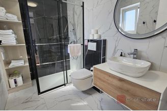 015 1023 23 Krk Luxury apartment with a pool for sale