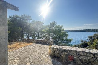 011 5405 30 Brac Attractive land first row to the sea sale