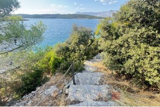 011 5405 30 Brac Attractive land first row to the sea sale