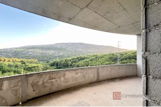 007 2049 55 Omis Detacher roh bau house for sale