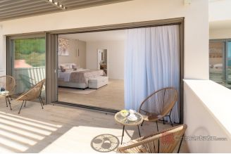 020 2022 466 Podstrana Elegant villa with pool and sea view for sale