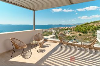 020 2022 466 Podstrana Elegant villa with pool and sea view for sale