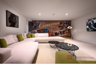 020 2022 466 Podstrana Elegant villa with pool and sea view for sale