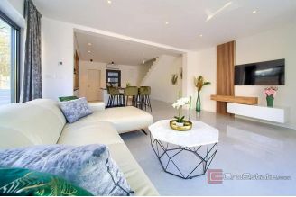 013 5406 30 Krk Modern duplex with pool for sale