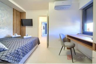 013 5406 30 Krk Modern duplex with pool for sale