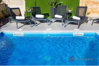 013 5406 30 Krk Modern duplex with pool for sale