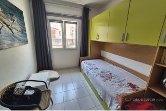 014 5407 30 Vodice Two storey house with pool for sale