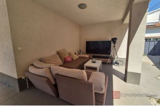 014 5407 30 Vodice Two storey house with pool for sale