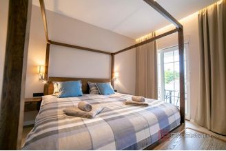 018 1023 29 island krk house with swimming pool for sale