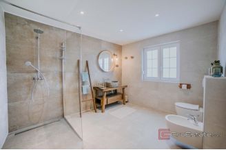 018 1023 29 island krk house with swimming pool for sale