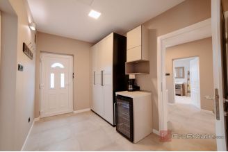 018 1023 29 island krk house with swimming pool for sale