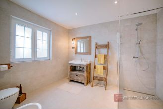 018 1023 29 island krk house with swimming pool for sale