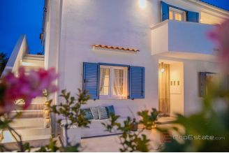 018 1023 29 island krk house with swimming pool for sale