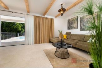 016 1023 31 island krk villa with pool near the sea for sale