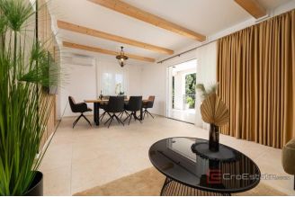 016 1023 31 island krk villa with pool near the sea for sale