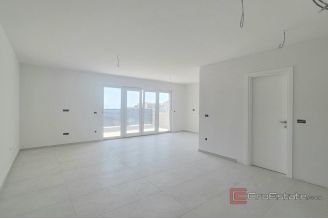 008 2047 91 Makarska Apartment in a newq building with garden and parking space for sale