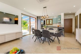 020 1023 34 Krk Modern house with pool for sale