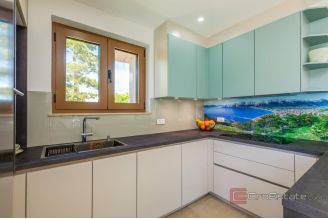 020 1023 34 Krk Modern house with pool for sale