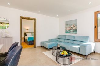 020 1023 34 Krk Modern house with pool for sale