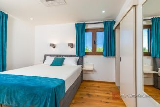 020 1023 34 Krk Modern house with pool for sale