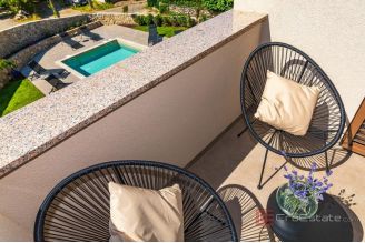 020 1023 34 Krk Modern house with pool for sale