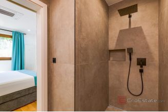 020 1023 34 Krk Modern house with pool for sale