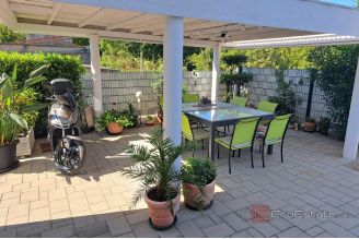 012 1023 36 island krk modern two bedroom apartment with pool for sale