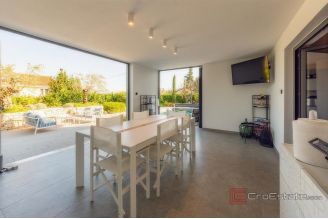 018 1023 35 Krk house with pool and sea view for sale