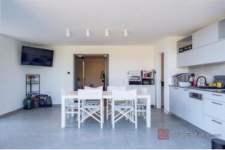 018 1023 35 Krk house with pool and sea view for sale