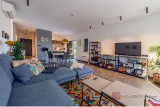 018 1023 35 Krk house with pool and sea view for sale