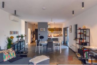 018 1023 35 Krk house with pool and sea view for sale