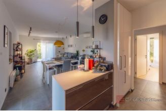 018 1023 35 Krk house with pool and sea view for sale