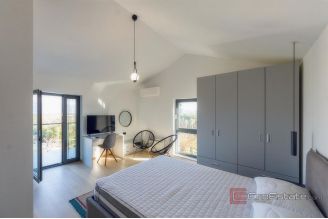 018 1023 35 Krk house with pool and sea view for sale