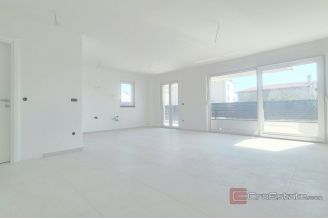 006 2047 92 Makarska Two bedroom apartment with  parking and garden for sale
