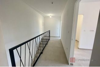 015 1023 37 Krk house with pool near the beach for sale