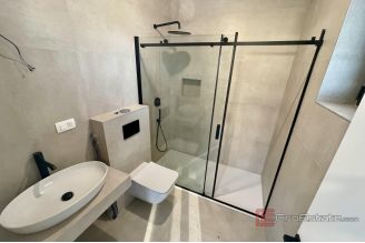 015 1023 37 Krk house with pool near the beach for sale