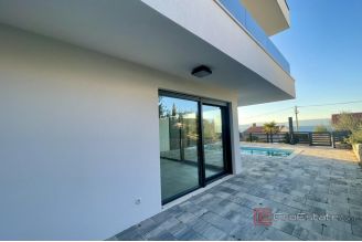 015 1023 37 Krk house with pool near the beach for sale