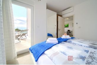 016 1023 39 Krk Villa with four apartments and open sea view for sale