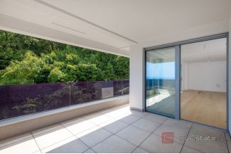 013 1024 36 Opatija Luxury apartment with sea view for sale