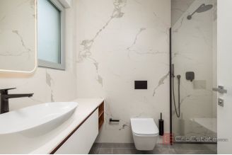 013 1024 36 Opatija Luxury apartment with sea view for sale