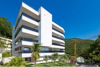 013 1024 36 Opatija Luxury apartment with sea view for sale